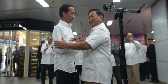 Panas Dingin Hubungan Jokowi dan Prabowo Bersatu di Pemerintahan