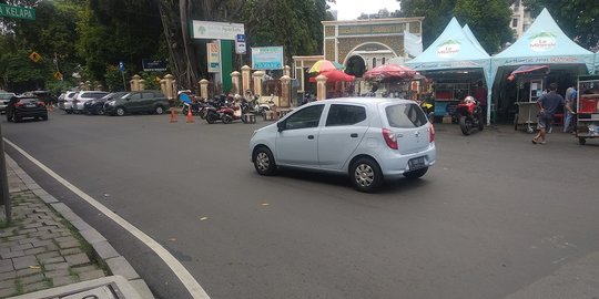 Tas Mencurigakan di Pelataran Masjid Sunda Kelapa Berisi Baju