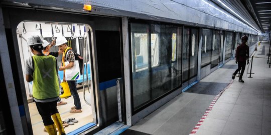 Cek Jadwal MRT dan LRT saat Malam Tahun Baru
