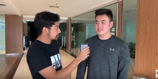 Mahasiswa ke Kampus Outfitnya Sampai Rp521 Juta, Bikin Geleng-geleng