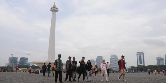 Satpol PP Bakal 'Pelototi' Copet di Monas saat Malam Tahun Baru 2020