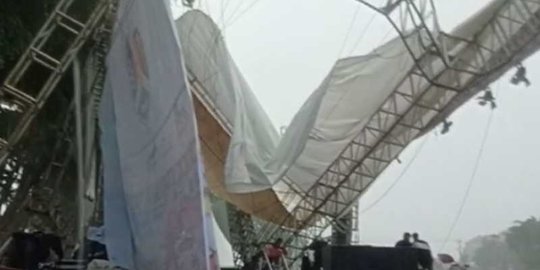 Panggung Konser Pasha Ungu di Magelang Ambruk Saat Hujan Deras