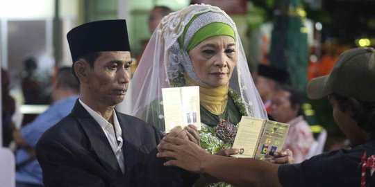 Ratusan Pasangan Ikuti Itsbat Nikah di Malam Pergantian Tahun