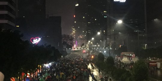 Pesta Kembang Api di Bundaran HI Sambut Tahun Baru 2020