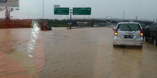 Imbas Banjir, Jasa Marga Tutup Sementara Beberapa Gerbang Tol