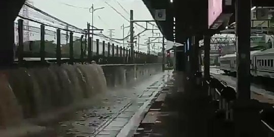 Stasiun Tanah Abang Terendam Banjir