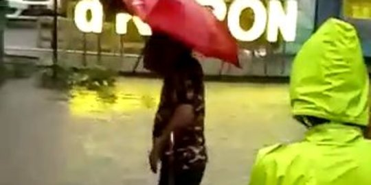 Pondok Jaya Mampang Prapatan Banjir, Warga Mengungsi ke Masjid