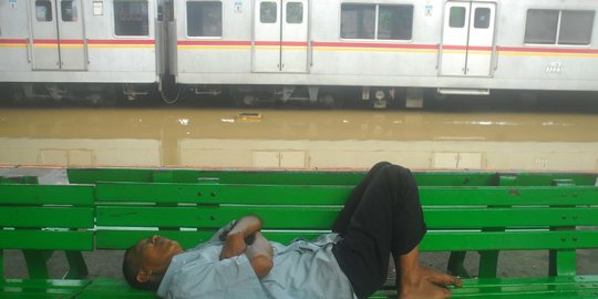 Banjir Surut, Stasiun Tanah Abang Sudah Beroperasi Normal