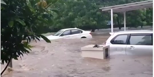 Tips Jitu Agar Mobil Tak Rusak Parah Akibat Terendam Banjir