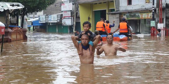 Pengungsi Banjir Jakarta Mencapai 31.232 Orang