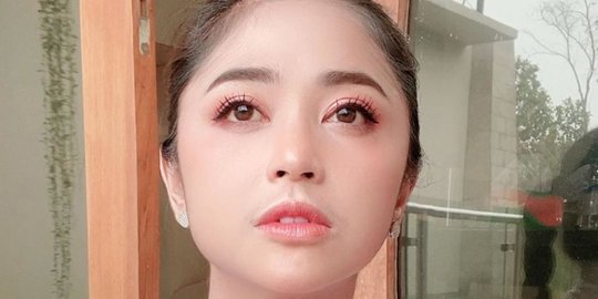 Dewi Perssik Bicara Soal Momongan Sampai Wajah Cantiknya: Jangan Fitnah Ini Itu Dong!