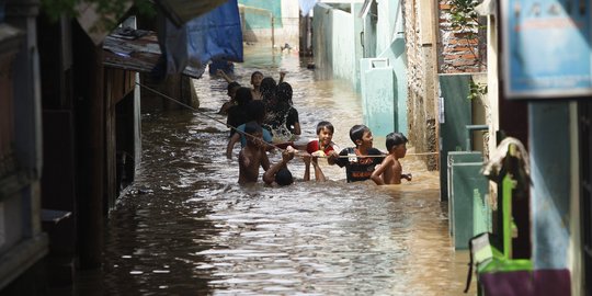 Warga Bukit Duri Tewas Tenggelam Dalam Banjir yang Rendam Rumahnya