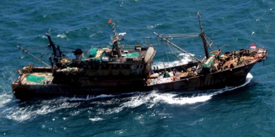 Kapal Asing Curi Ikan, RI Desak China Jelaskan Dasar Hukum Batas Laut di Natuna
