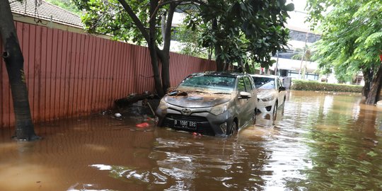 Ganjar Pranowo: Hentikan Marah-marah Karena Banjir, Lebih Baik Membantu