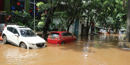 Tips Jitu Bengkel CARfix untuk Penanganan Pertama Mobil Terendam Banjir