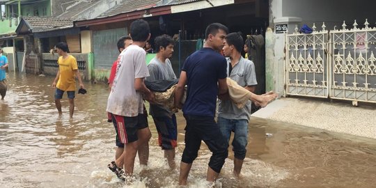 Nenek di Ciledug Meninggal saat Bersihkan Rumah Sisa Banjir