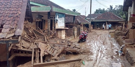 Bupati Lebak Akui Banjir Bandang Karena Pembalakan Liar