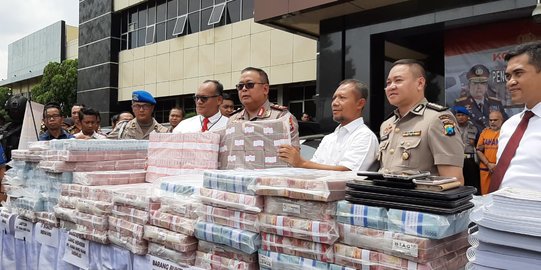 Bongkar Investasi Ilegal, Polda Jatim Sita Uang Rp50 Miliar