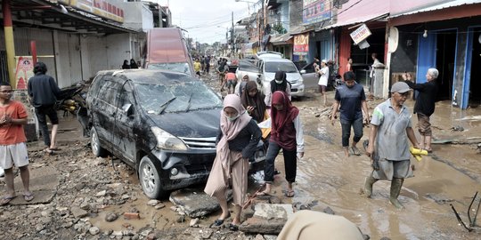 Ratusan Korban Banjir di Jatiasih Diserang Penyakit