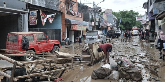 Bekasi Dikepung 93 Titik Banjir, BPBD Akui hanya Ada 6 Perahu Karet