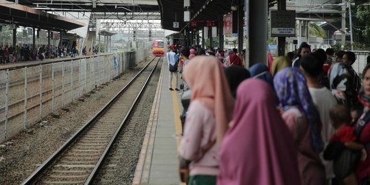 Krl Genangan Banjir Krl Lintas Duri Tangerang Beroperasi