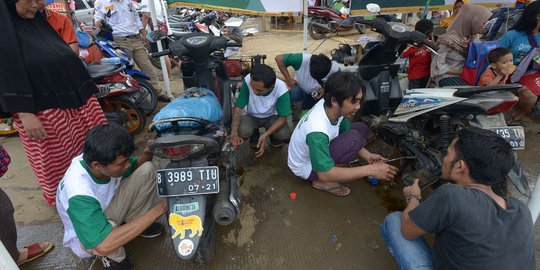 Korban Banjir Serbu Layanan Bengkel Gratis