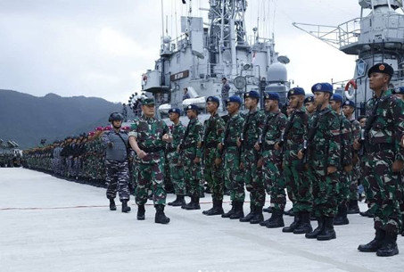 pasukan gabungan tni jaga natuna