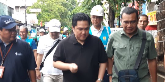 Erick Thohir Tinjau Posko Banjir di Cengkareng