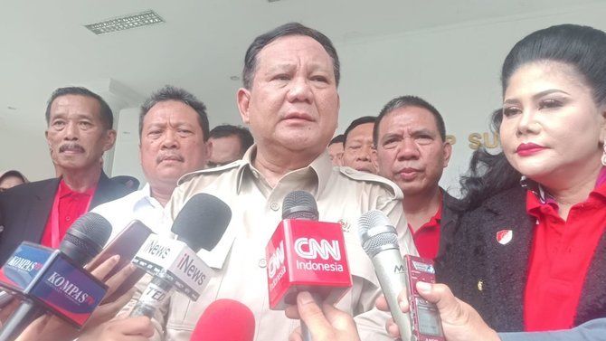 menhan prabowo di acara pameran alutsista dalam negeri