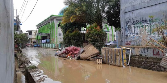 Dari 2.800 Sekolah Kena Banjir, 211 Sudah Bisa Difungsikan Besok