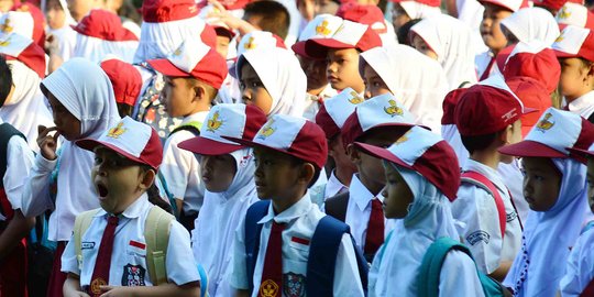 Seragam Hilang Diterjang Banjir, Pelajar di Bintaro Sekolah Pakai Baju Tidur