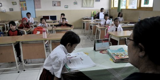 50 Persen Siswa SDN Bukit Duri 11 Tidak Masuk Sekolah Akibat Banjir