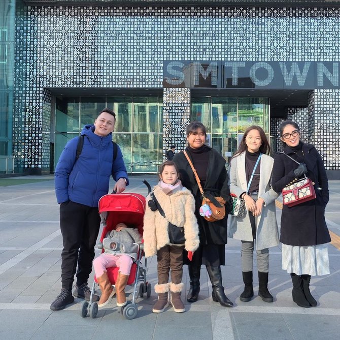 keluarga ussy dan andhika pratama liburan di korea selataninstagram ussy sulistiawaty