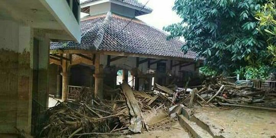 10 Orang Meninggal Akibat Banjir Bandang Lebak, 1 Desa Masih Terisolir