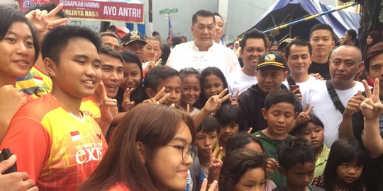 Bantu Korban Banjir, Donny Kesuma Sambangi Pengungsian di Kalideres