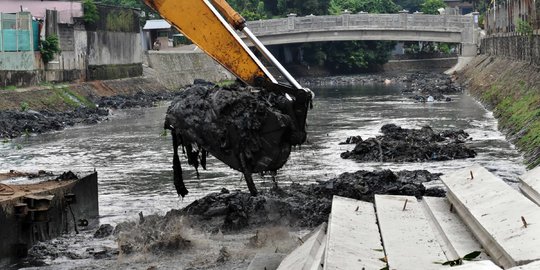 Dinas SDA DKI: Normalisasi dan Naturalisasi Sungai Itu Sama