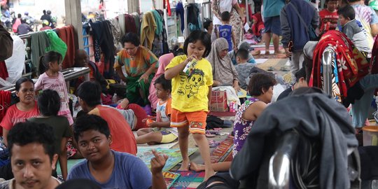 Rumah Korban Banjir Belum Layak Dihuni, Pemerintah Beri Uang Tunggu Rp500.000 per KK