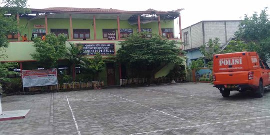 SD Palebon Semarang Ambruk, Siswa Terpaksa Belajar Bergantian