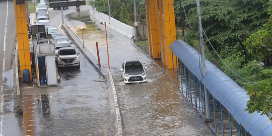 Garda Oto: Kendaraan Rusak Terobos Banjir, Klaim Asuransi Gugur