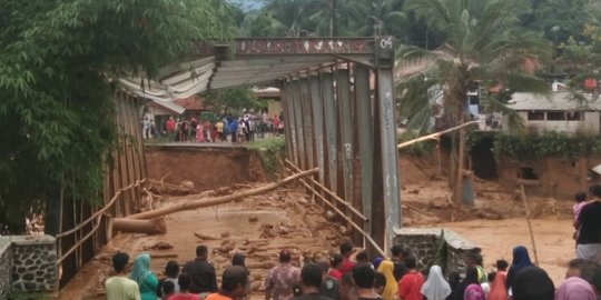 Banjir Bandang Terjang Lebak, 1.226 Rumah Warga Hanyut dan 4.368 KK Mengungsi