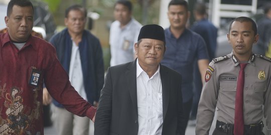 Terjaring OTT, Bupati Sidoarjo Saiful Ilah Tiba di KPK