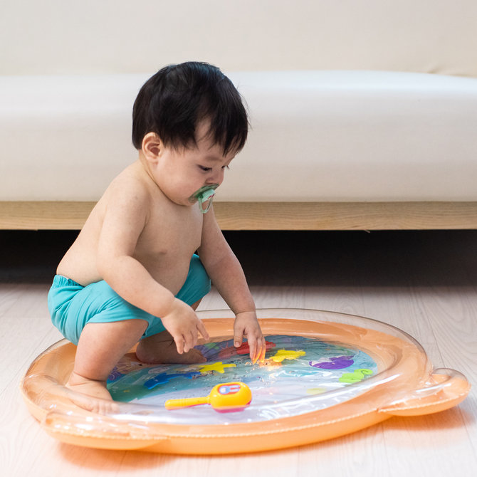 ilustrasi water baby mat