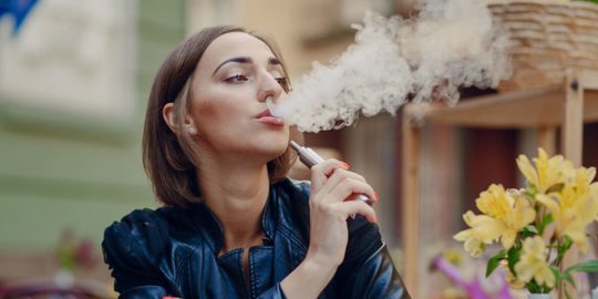 Perokok yang Juga Gunakan Vape Bisa Memiliki Risiko Stroke Berlipat Ganda