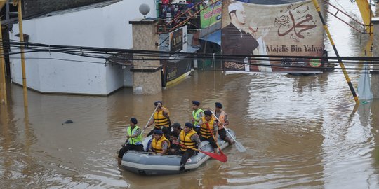 Kadis SDA DKI Gunakan Pompa Air Atasi Banjir di Kawasan Cekungan