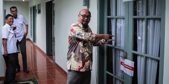 Melihat Ruang Kerja Komisioner KPU yang Disegel KPK