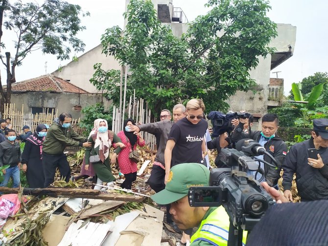 rizky febian putri delina dan teddy