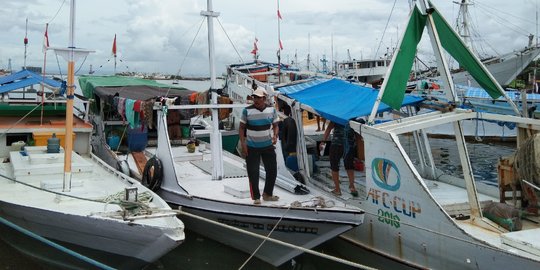 Cuaca Cerah, Ratusan Kapal di Makassar Antre untuk Berlayar