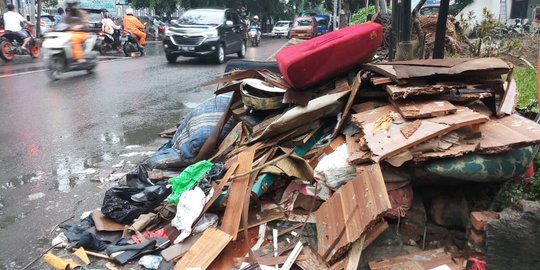 Progres Pembersihan Sampah dan Lumpur Pascabanjir di Bekasi Baru 60 Persen