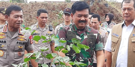 Panglima TNI, Kapolri dan Kepala BNPB Tanam 2020 Pohon