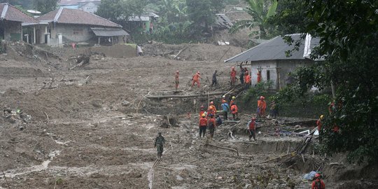 Ngopi Sebelum Longsor, Warga Sukajaya Ini Hilang